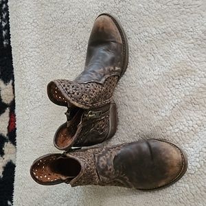 Circle G booties sz 7